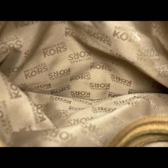 Michael Kors Ludlow Large Beige/Brown Shoulder Bag - Picture 5 of 6